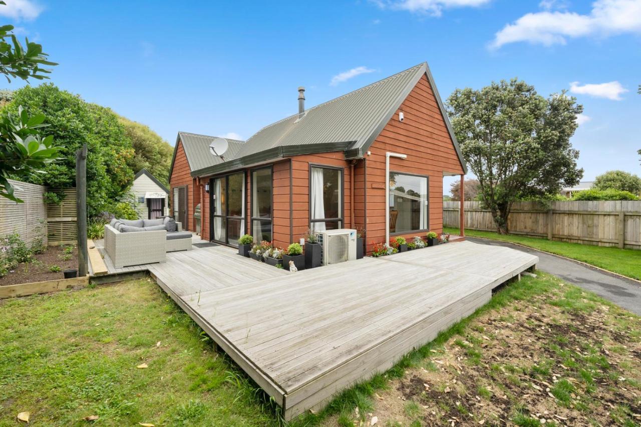 Wharerata - Otaki Beach Holiday Home Exteriör bild