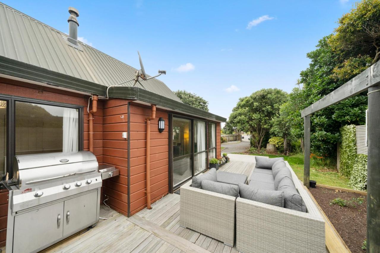 Wharerata - Otaki Beach Holiday Home Exteriör bild